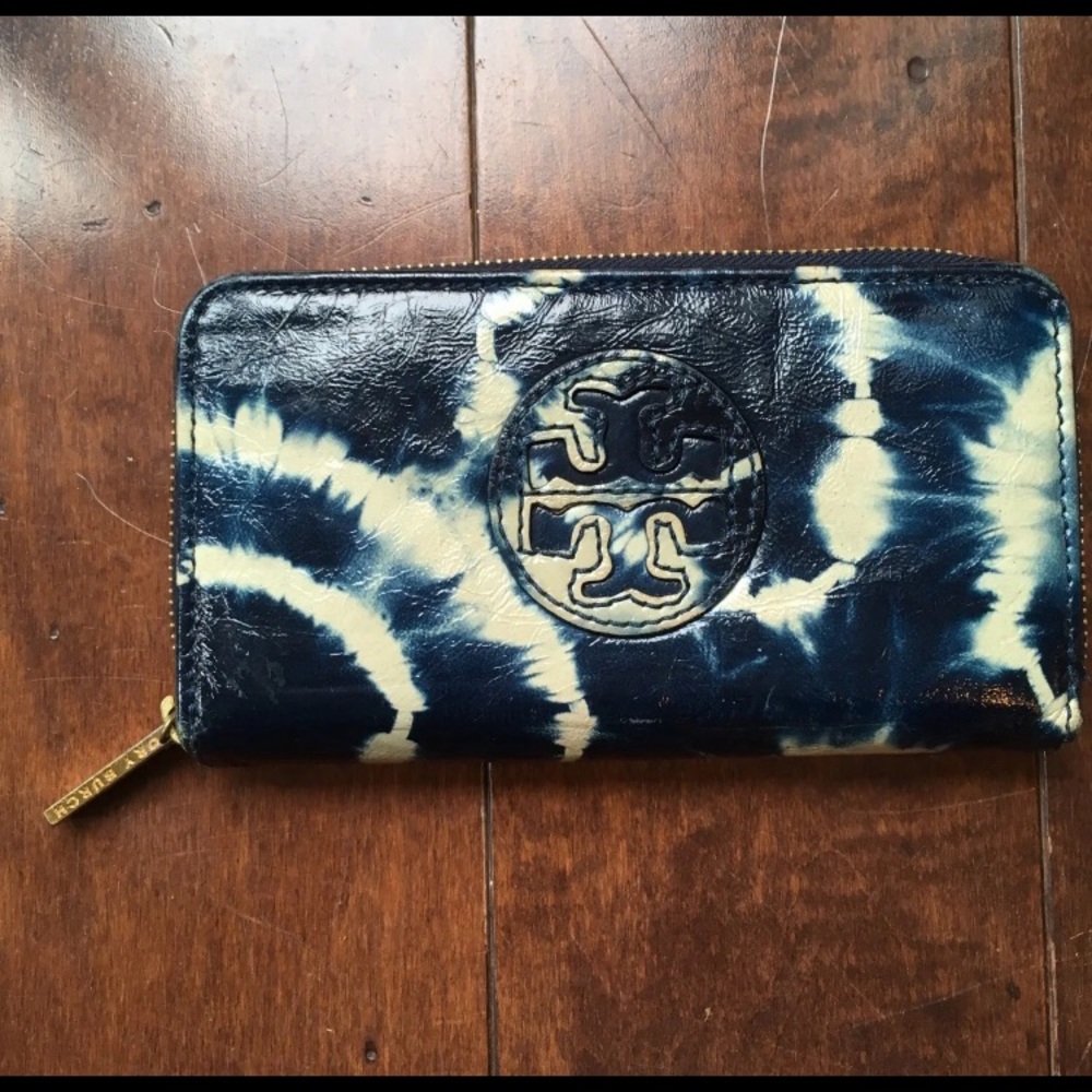 ❇️Tory Burch Tie Dye Wallet❇️
